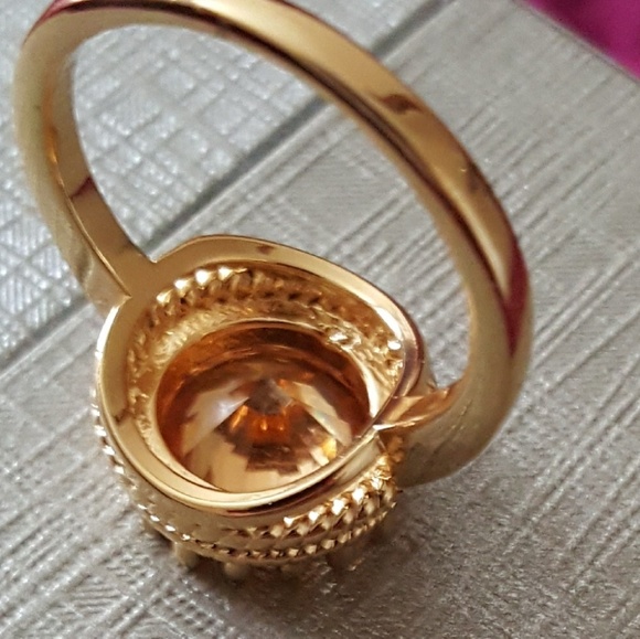 🧡(NEW) GORGEOUS Ring With Large Stone 🧡🧡🧡 - Picture 4 of 8